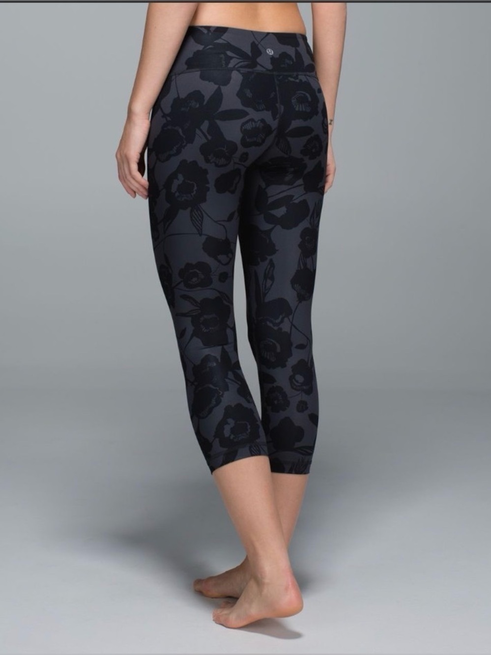 Lululemon Wunder Under Crop II *Full-on Luxtreme flat inky floral printed black